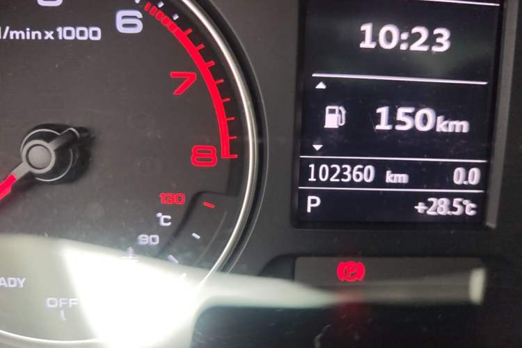 Used Audi A3 2014 Sportback 35 TFSI Automatic Comfort Model Odometer Close Up