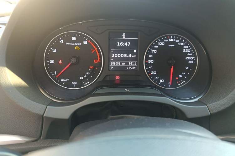 Used Audi A3 2014 Limousine 35 TFSI Automatic Advanced Model Odometer Close Up