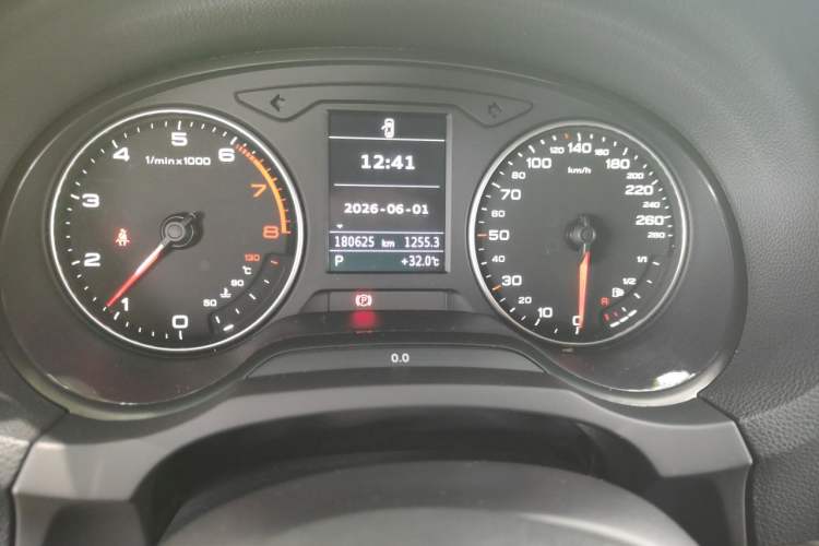 Used Audi A3 2014 Sportback 35 TFSI Automatic Comfort Model Odometer Close Up