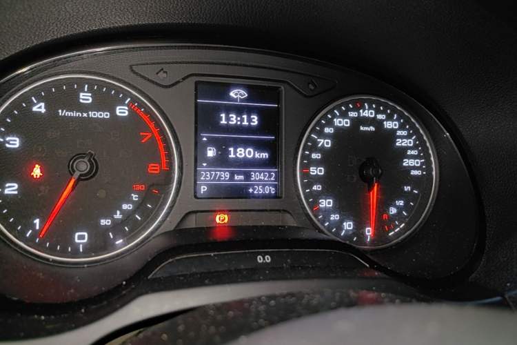 Used Audi A3 2014 Limousine 35 TFSI Automatic Fashion Model Odometer Close Up