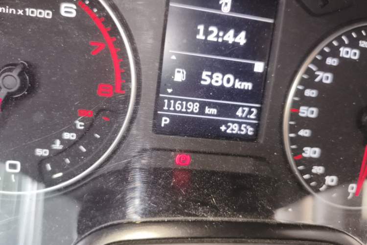 Used Audi A3 2014 Limousine 35 TFSI Automatic Advanced Model Odometer Close Up