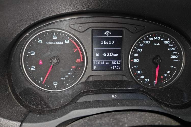 Used Audi A3 2014 Limousine 35 TFSI Automatic Fashion Model Odometer Close Up