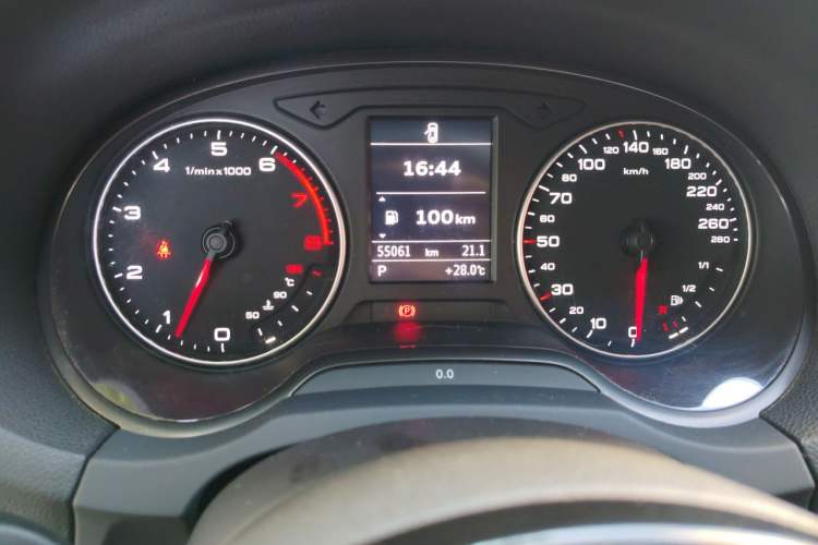 Used Audi A3 2014 Sportback 35 TFSI Automatic Comfort Model Odometer Close Up