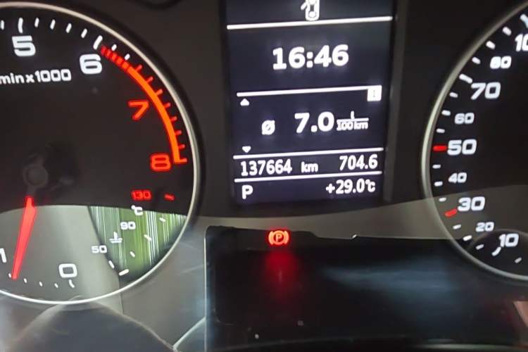 Used Audi A3 2014 Sportback 35 TFSI Automatic Comfort Model Odometer Close Up