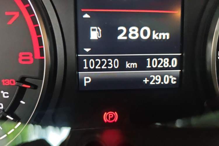 Used Audi A3 2014 Limousine 40 TFSI S line Comfort Model Odometer Close Up