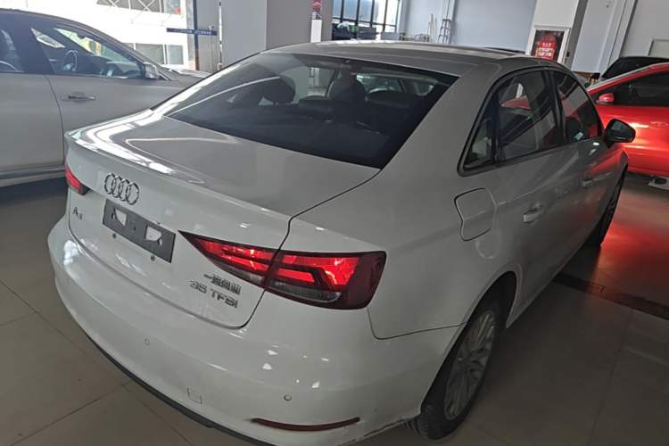 Used Audi A3 2014 Limousine 35 TFSI Automatic Advanced Model Rear Right 45 Deg
