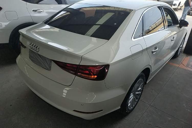 Used Audi A3 2014 Limousine 35 TFSI Automatic Advanced Model Rear Right 45 Deg
