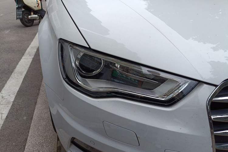 Used Audi A3 2014 Limousine 35 TFSI Automatic Comfort Model Right Front Headlight