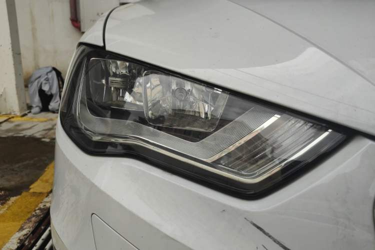 Used Audi A3 2014 Sportback 35 TFSI Automatic Style Edition Right Front Headlight