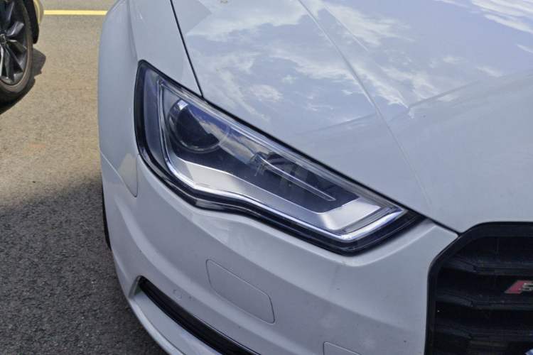 Used Audi A3 2014 Limousine 35 TFSI Automatic Comfort Model Right Front Headlight