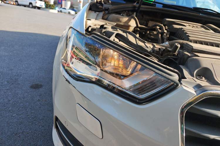 Used Audi A3 2014 Sportback 35 TFSI Automatic Style Edition Right Front Headlight