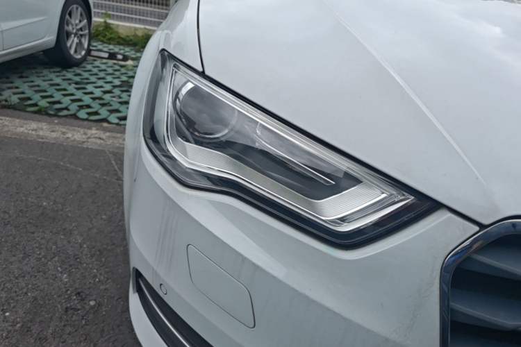 Used Audi A3 2014 Sportback 35 TFSI Automatic Comfort Model Right Front Headlight