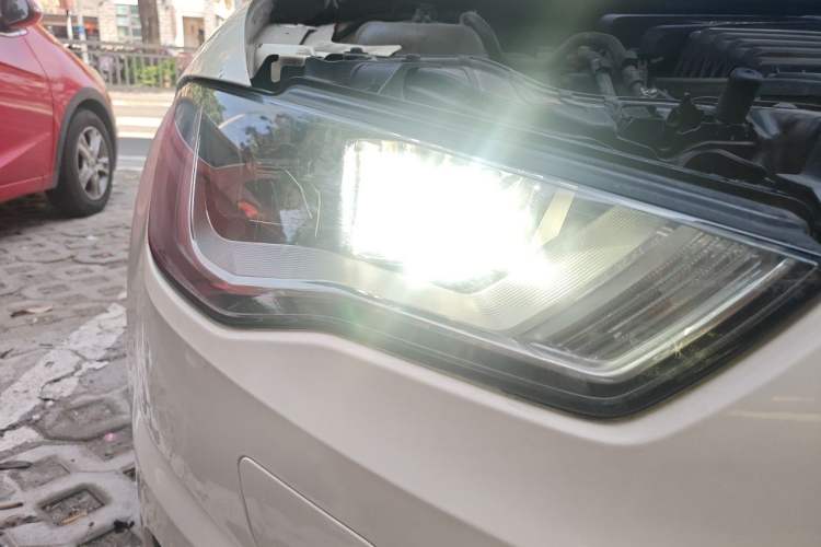 Used Audi A3 2014 Limousine 35 TFSI Automatic Advanced Model Right Front Headlight