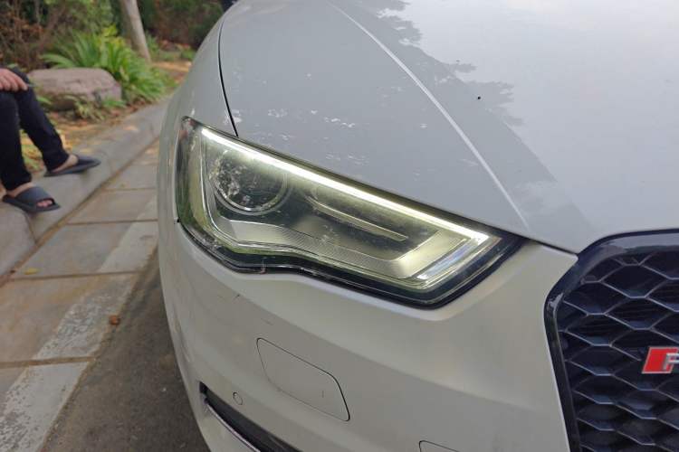 Used Audi A3 2014 Limousine 35 TFSI Automatic Comfort Model Right Front Headlight