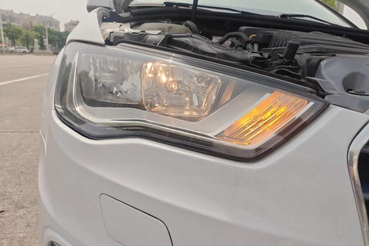 Used Audi A3 2014 Sportback 35 TFSI Automatic Style Edition Right Front Headlight