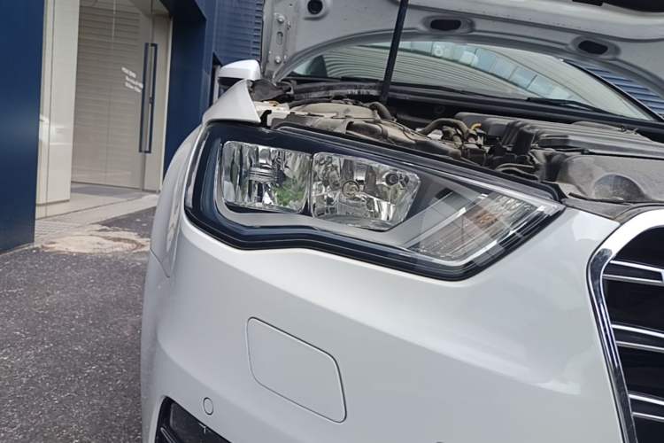 Used Audi A3 2014 Sportback 35 TFSI Automatic Style Edition Right Front Headlight