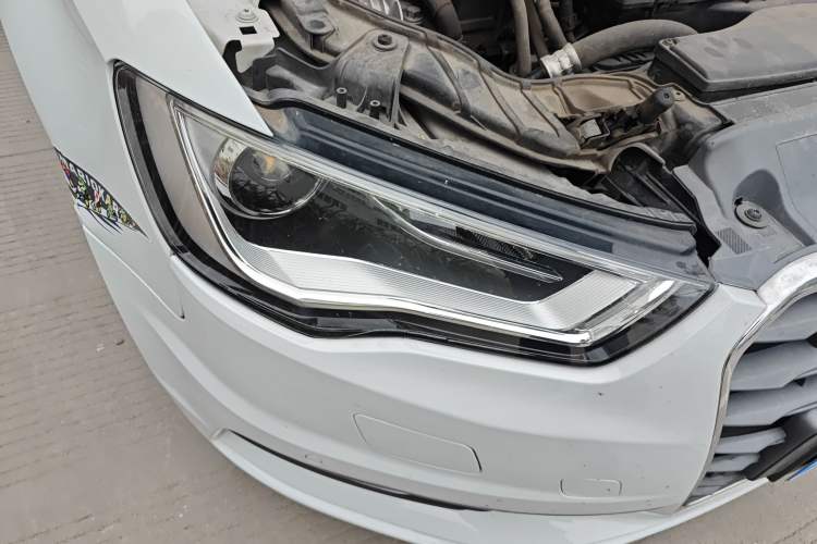 Used Audi A3 2014 Limousine 35 TFSI Automatic Comfort Model Right Front Headlight