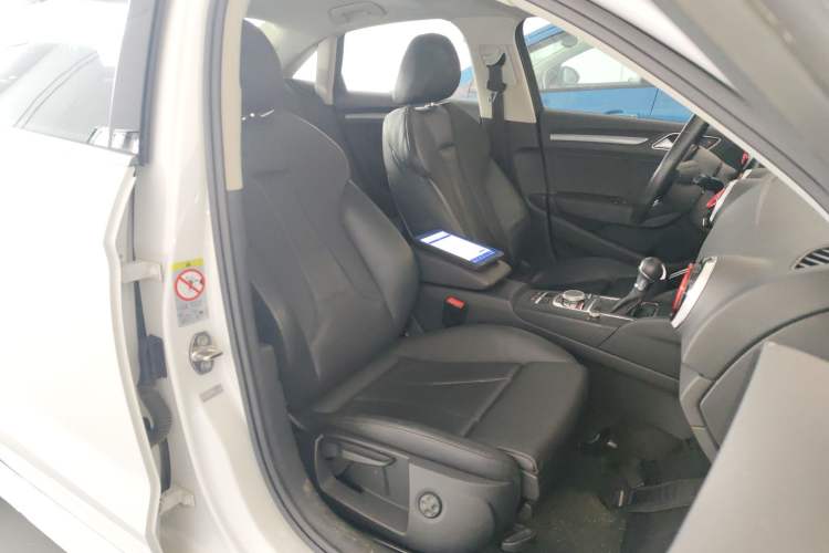 Used Audi A3 2014 Limousine 40 TFSI S line Luxury Model Right Front Seat