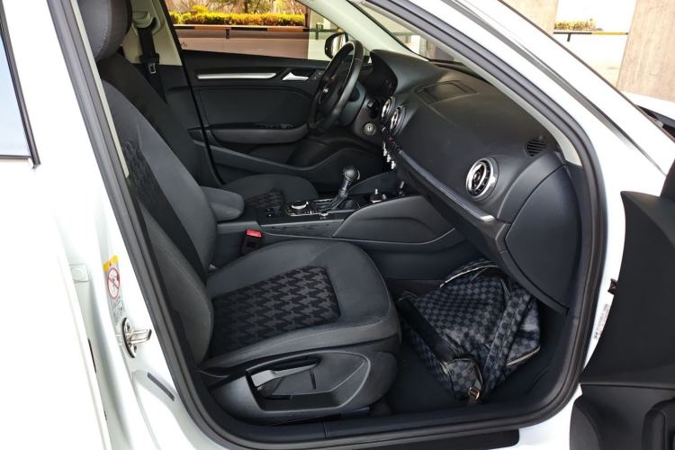 Used Audi A3 2014 Sportback 35 TFSI Automatic Style Edition Right Front Seat