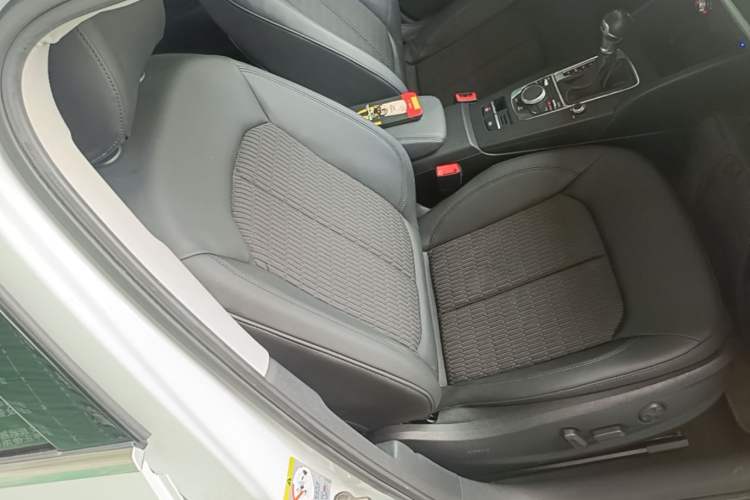 Used Audi A3 2014 Limousine 40 TFSI S line Comfort Model Right Front Seat