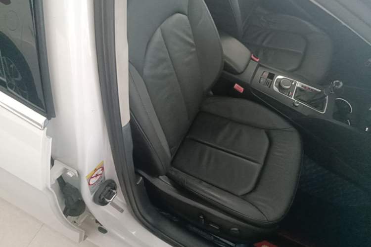 Used Audi A3 2014 Limousine 35 TFSI Automatic Comfort Model Right Front Seat