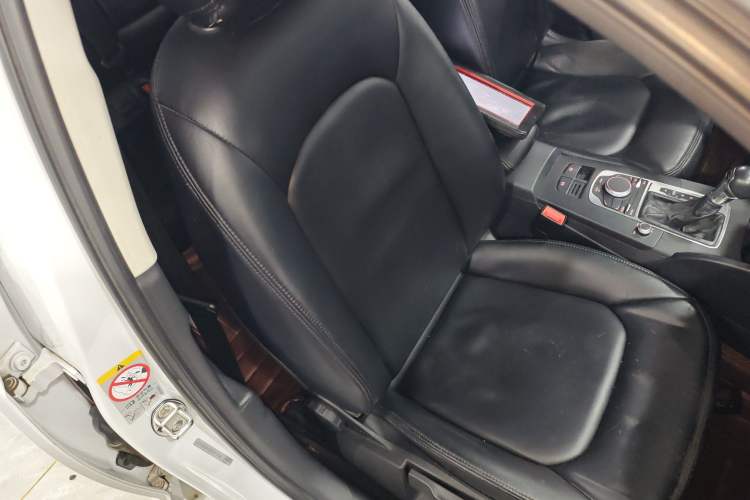 Used Audi A3 2014 Sportback 35 TFSI Automatic Style Edition Right Front Seat