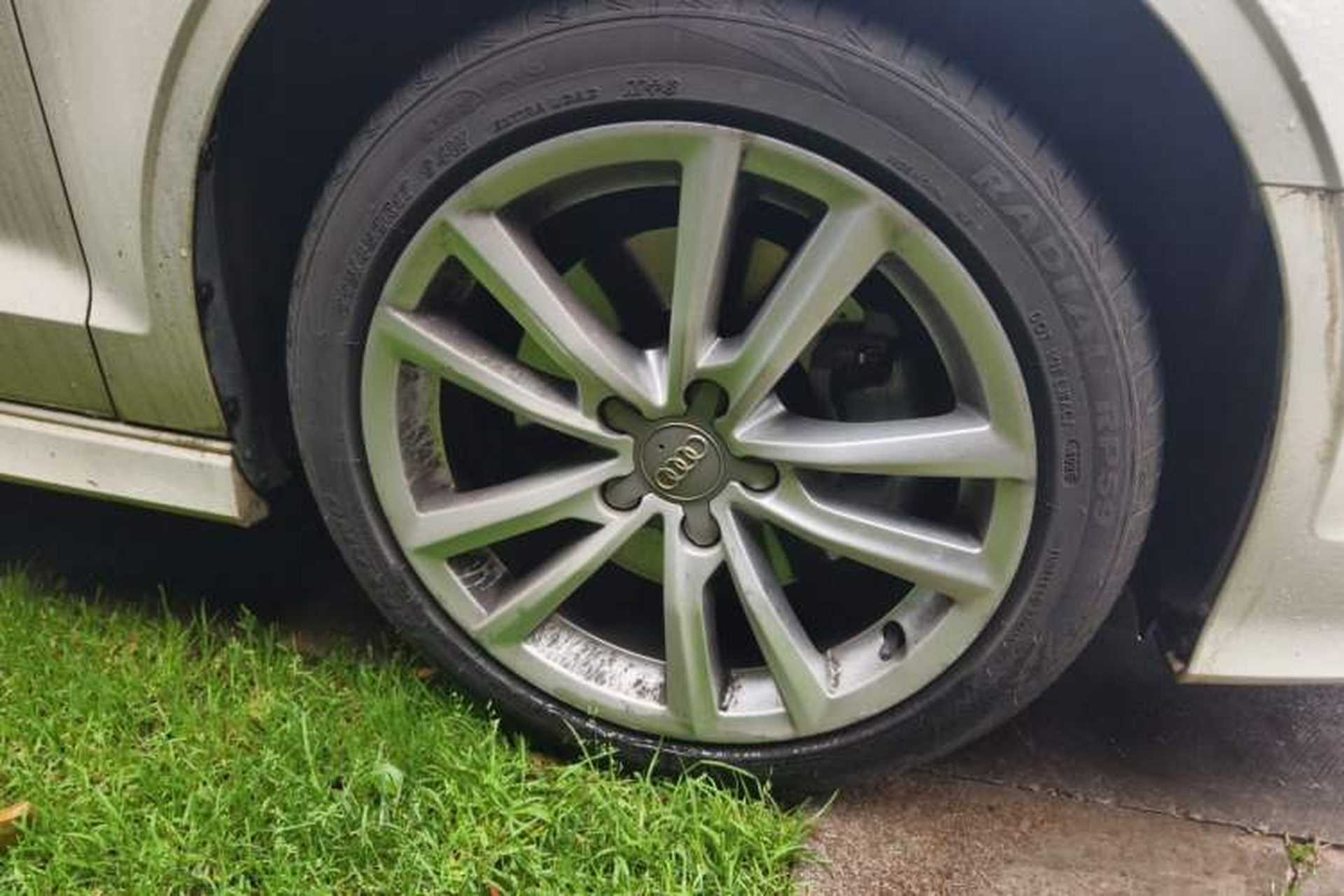 Used Audi A3 2014 Limousine 40 TFSI S line Comfort Model Right Front Wheel Hub