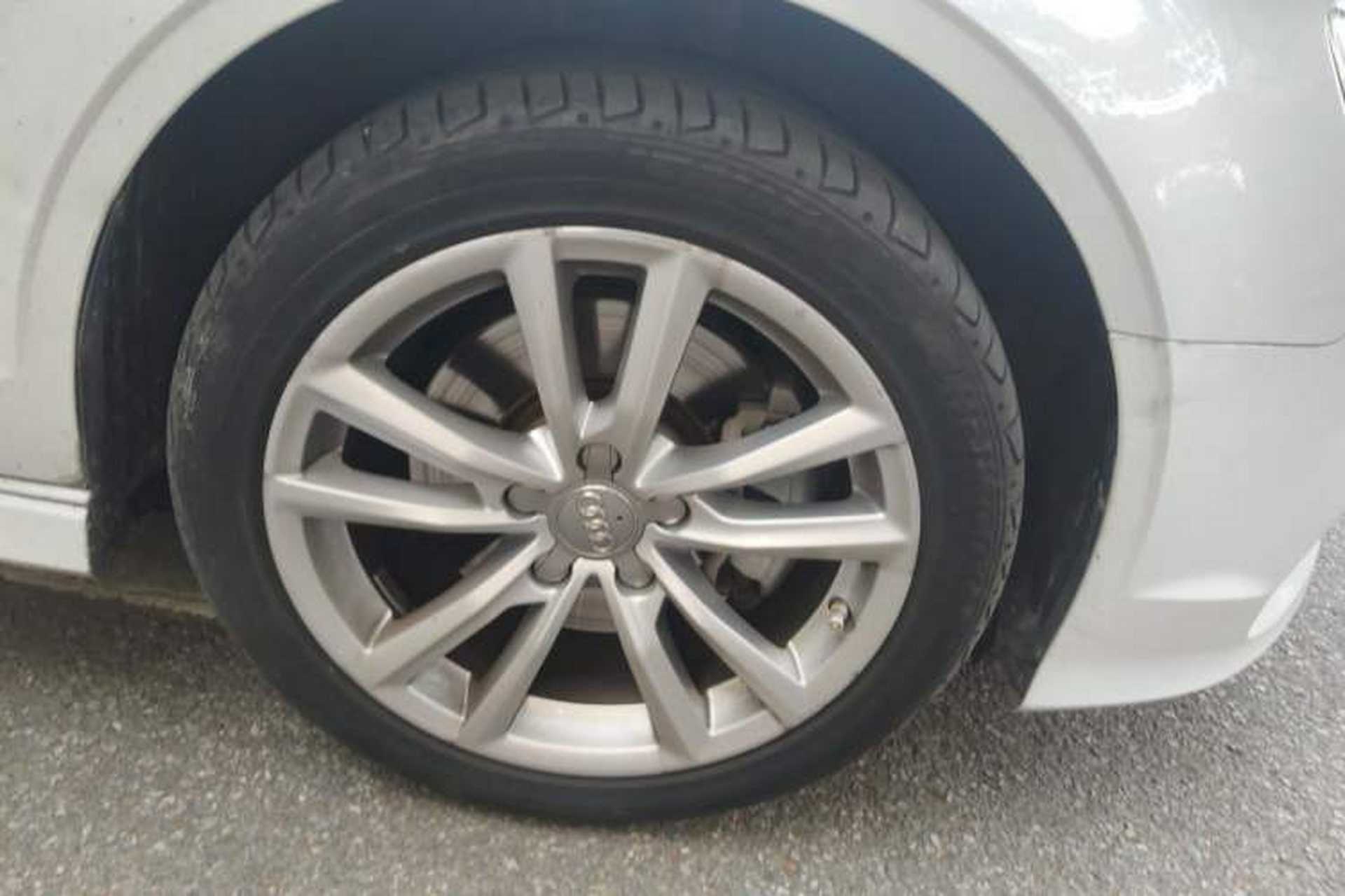 Used Audi A3 2014 Limousine 40 TFSI S line Comfort Model Right Front Wheel Hub