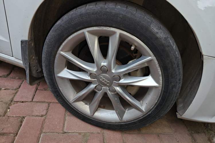 Used Audi A3 2014 Sportback 35 TFSI Automatic Comfort Model Right Front Wheel Hub