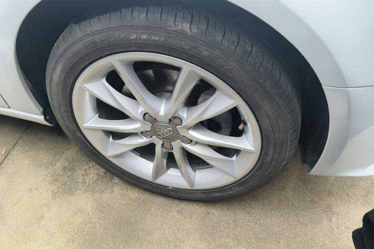 Used Audi A3 2014 Sportback 35 TFSI Automatic Comfort Model Right Front Wheel Hub
