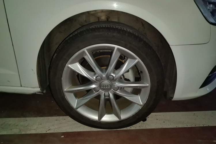 Used Audi A3 2014 Sportback 35 TFSI Automatic Comfort Model Right Front Wheel Hub