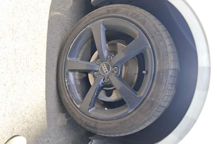 Used Audi A3 2014 Limousine 35 TFSI Automatic Comfort Model Right Front Wheel Hub
