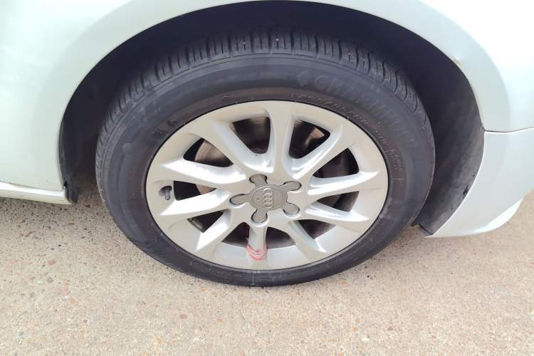 Used Audi A3 2014 Sportback 35 TFSI Automatic Ambition Edition Right Front Wheel Hub