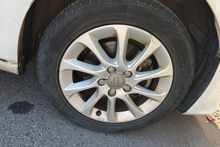 Used Audi A3 2014 Sportback 35 TFSI Automatic Style Edition Right Front Wheel Hub