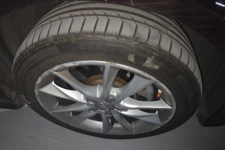 Used Audi A3 2014 Sportback 40 TFSI S line Comfort Model Right Front Wheel Hub