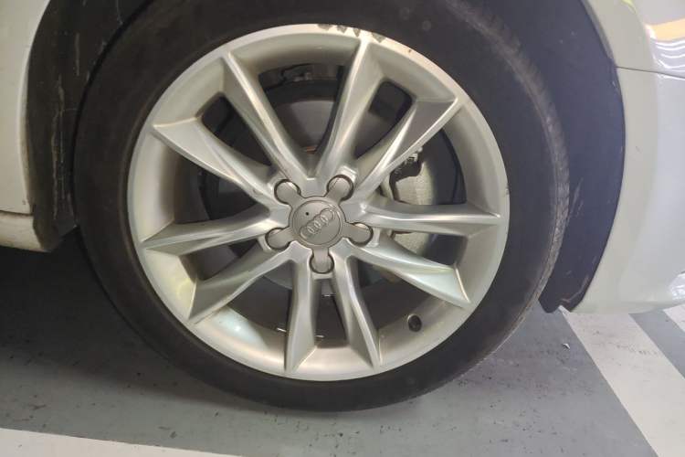Used Audi A3 2014 Sportback 35 TFSI Automatic Comfort Model Right Front Wheel Hub