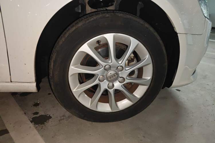 Used Audi A3 2014 Sportback 35 TFSI Automatic Style Edition Right Front Wheel Hub