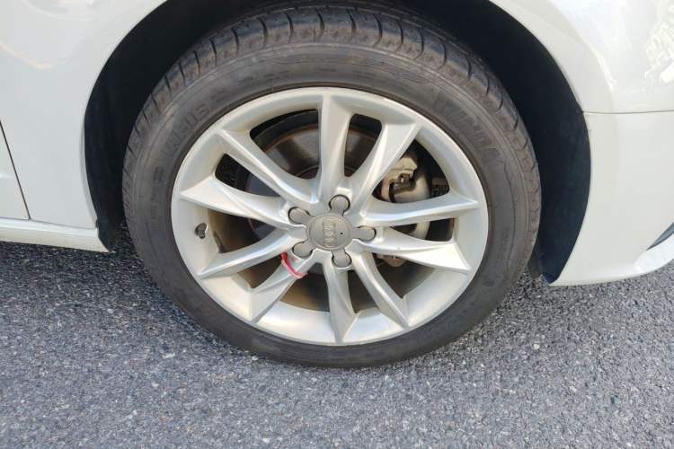 Used Audi A3 2014 Sportback 35 TFSI Automatic Comfort Model Right Front Wheel Hub