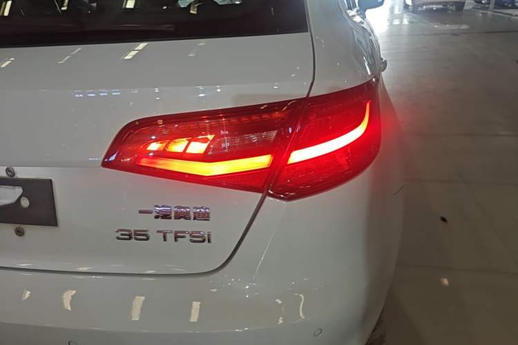 Used Audi A3 2014 Sportback 35 TFSI Automatic Style Edition Right Rear Taillight