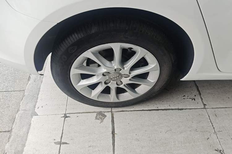 Used Audi A3 2014 Sportback 35 TFSI Automatic Style Edition Right Rear Wheel Hub