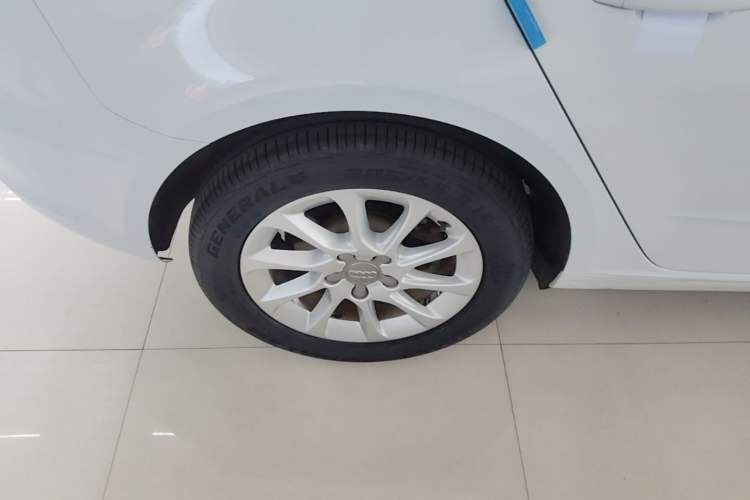 Used Audi A3 2014 Sportback 35 TFSI Automatic Style Edition Right Rear Wheel Hub