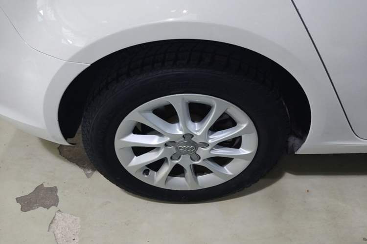 Used Audi A3 2014 Sportback 35 TFSI Automatic Ambition Edition Right Rear Wheel Hub