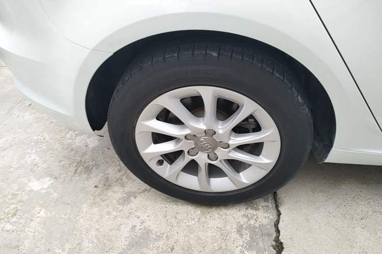 Used Audi A3 2014 Sportback 35 TFSI Automatic Style Edition Right Rear Wheel Hub