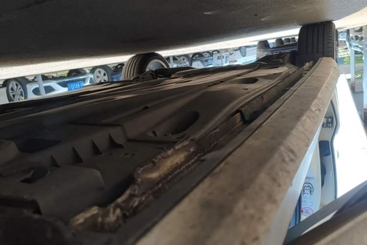 Used Audi A3 2014 Limousine 40 TFSI S line Comfort Model Right Side Sill