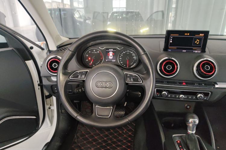 Used Audi A3 2014 Limousine 40 TFSI S line Luxury Model Steering Wheel