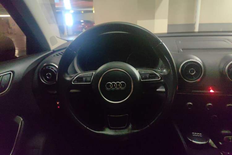 Used Audi A3 2014 Sportback 35 TFSI Automatic Style Edition Steering Wheel