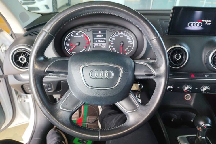 Used Audi A3 2014 Limousine 35 TFSI Automatic Advanced Model Steering Wheel