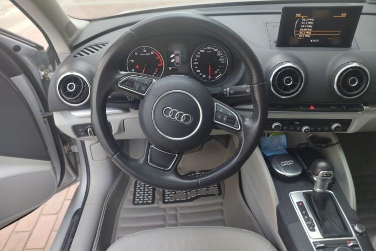 Used Audi A3 2014 Limousine 35 TFSI Automatic Comfort Model Steering Wheel