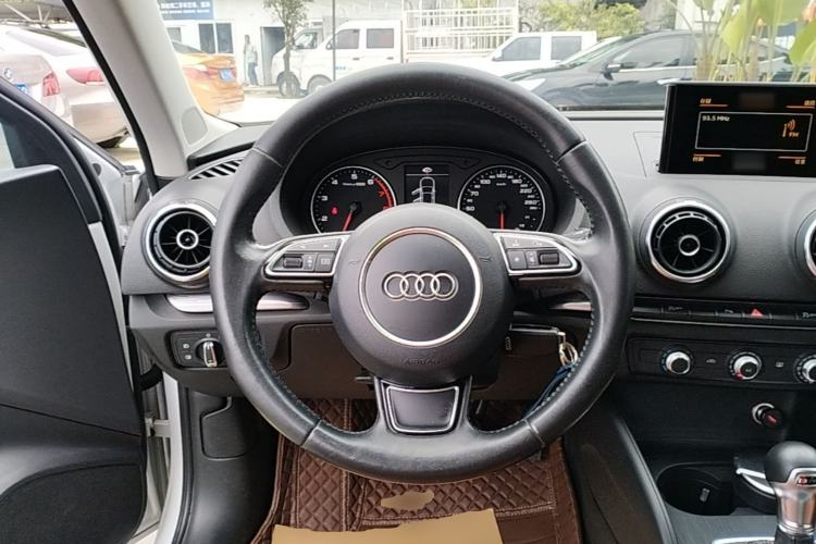 Used Audi A3 2014 Sportback 35 TFSI Automatic Style Edition Steering Wheel