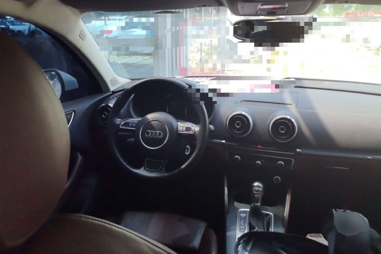 Used Audi A3 2014 Limousine 40 TFSI S line Comfort Model Steering Wheel